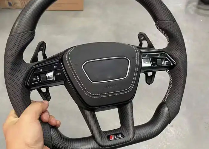 方向盘与操控部件